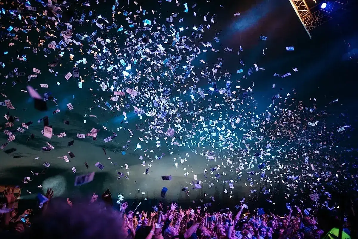 Divorce Party Limo Chicago | Celebrate Freedom in Style, Chicago luxury limousine blog | Monarch Fleet
