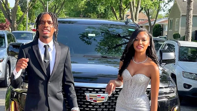 Sweet 16 Limo Chicago — Stretch & Party Bus, Chicago luxury limousine blog | Monarch Fleet