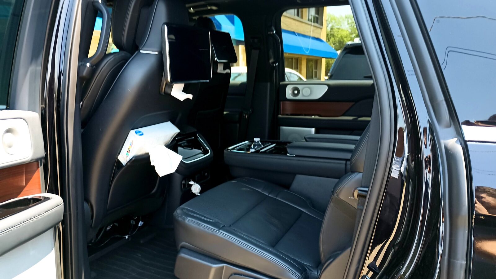 Cadillac Escalade ESV for St. Charles airport transfers