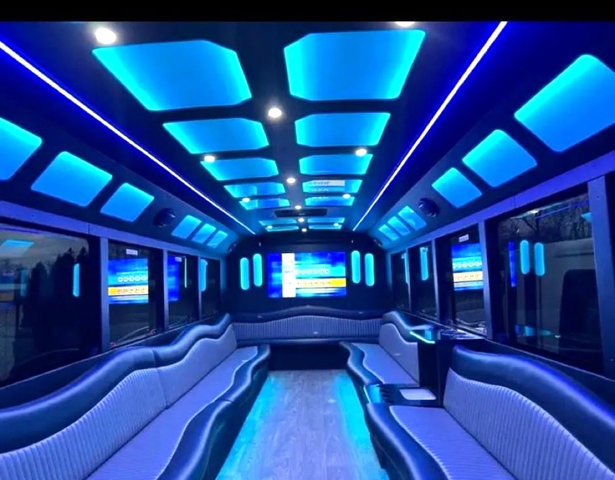 30-Passenger limo bus Chicago