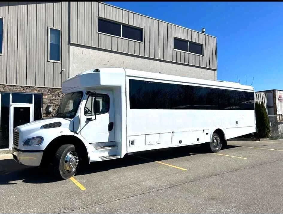 30-Passenger Party Bus, Monarch Fleet Chicago limo fleet comparison