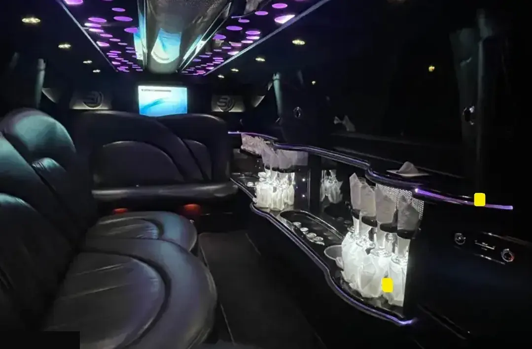 Hummer Limousine - Monarch Fleet Chicago